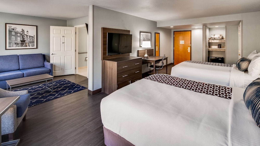 Best Western Plus Champaign/Urbana Inn 17/33
