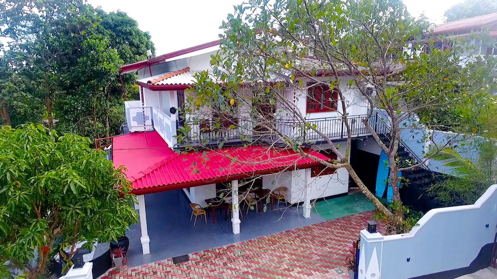 Dinsara Pearl Villa 4/50