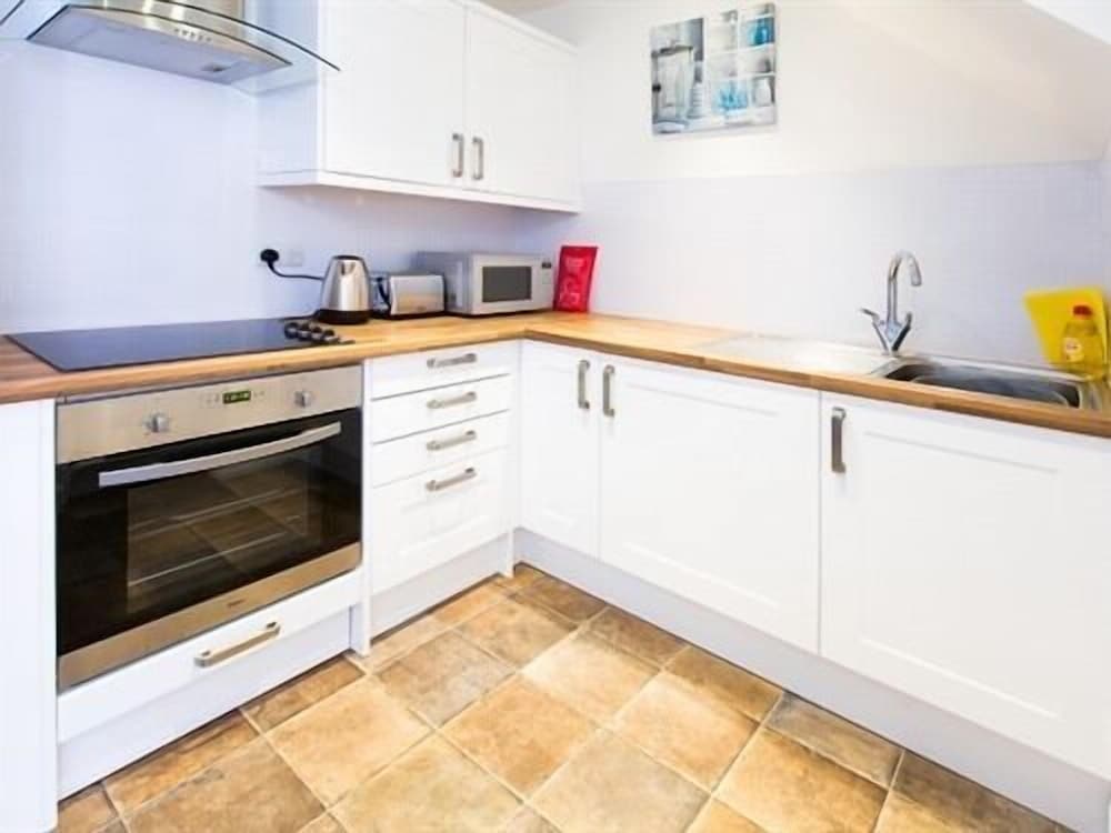 Beddoe Apartments 7/50