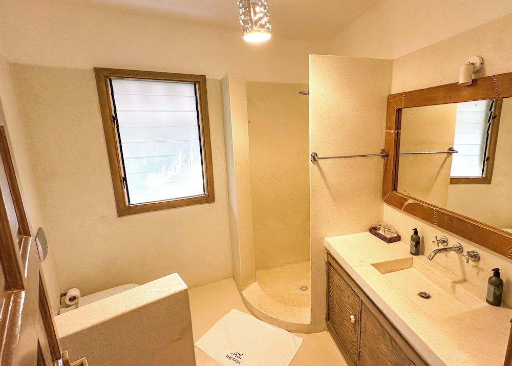 Leopard Point Luxury Beach Resort & Spa 50/52