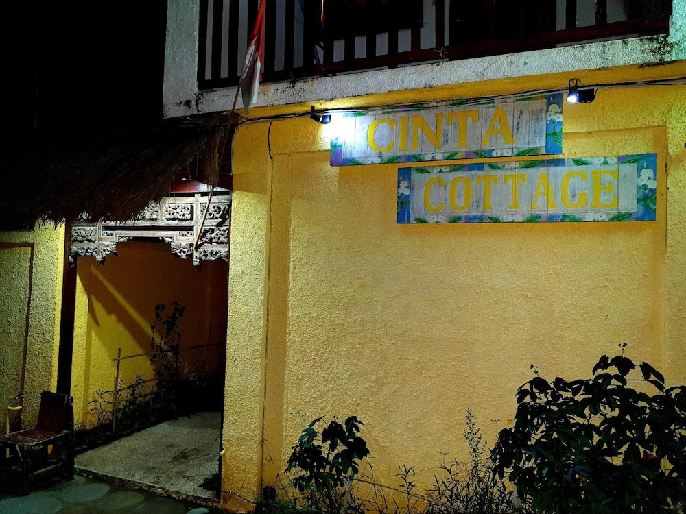 Cinta Cottages 43/44