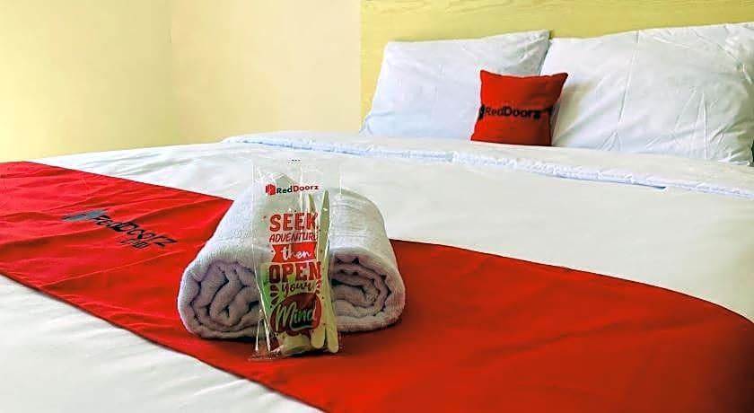 Reddoorz Plus Near Lippo Plaza Yogyakarta 13/22