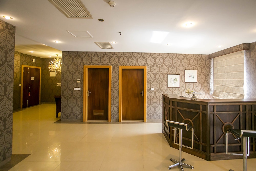 Lagos Oriental Hotel 8/74