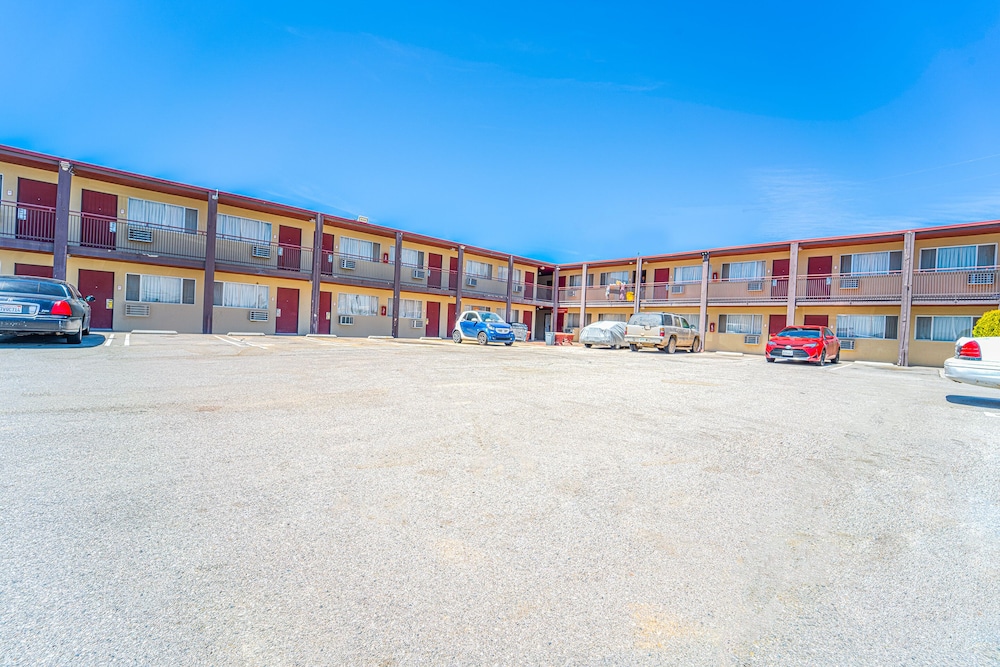 Mojave Hotel 19/24