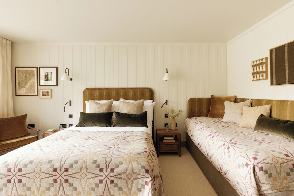 Royal George Hotel 12/50