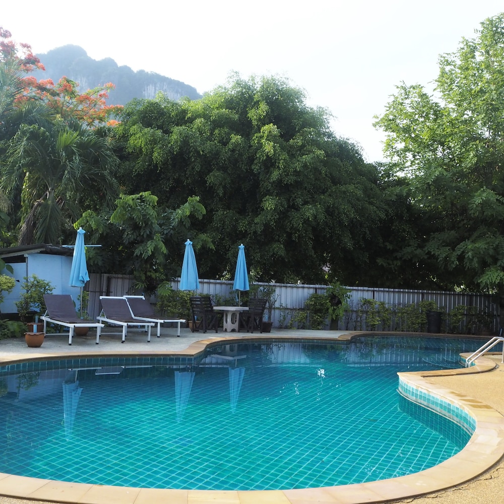 The Palace Ao Nang Resort 34/38