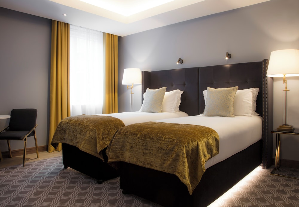 DELUXE, TWIN BEDS