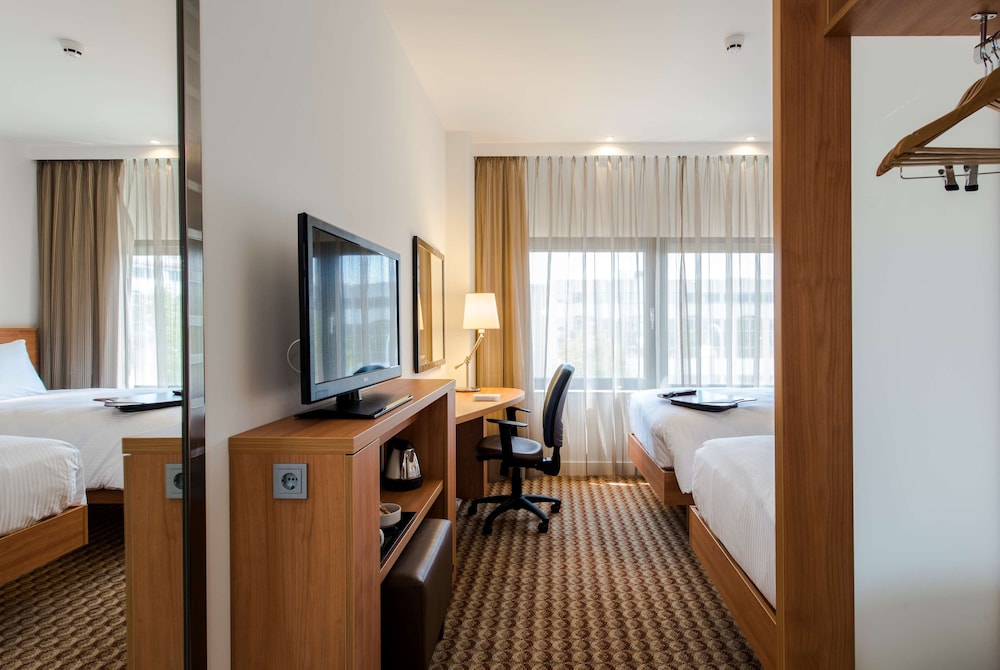 Hampton By Hilton Amsterdam Airport 13/51
