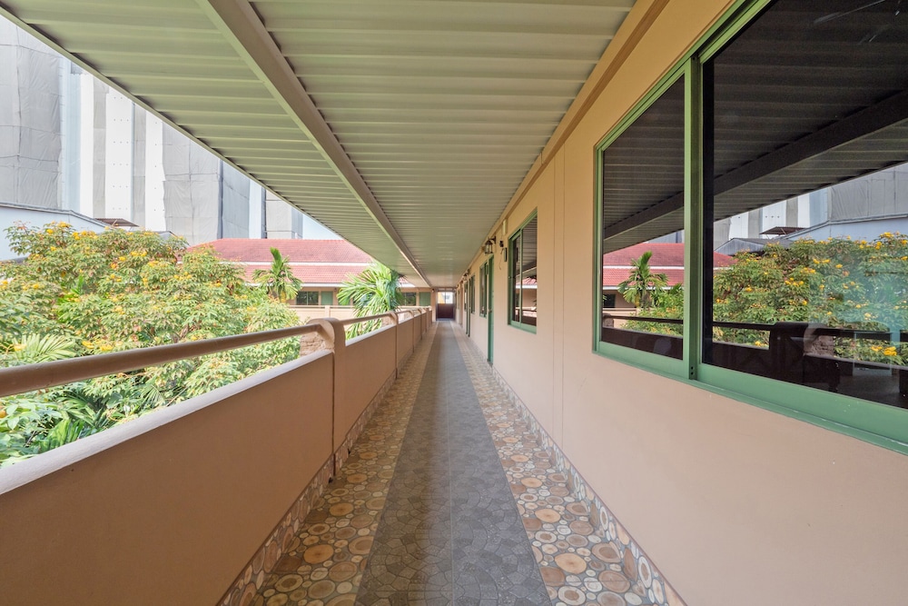 Capital O 75379 Sabai Living Pattaya 46/50