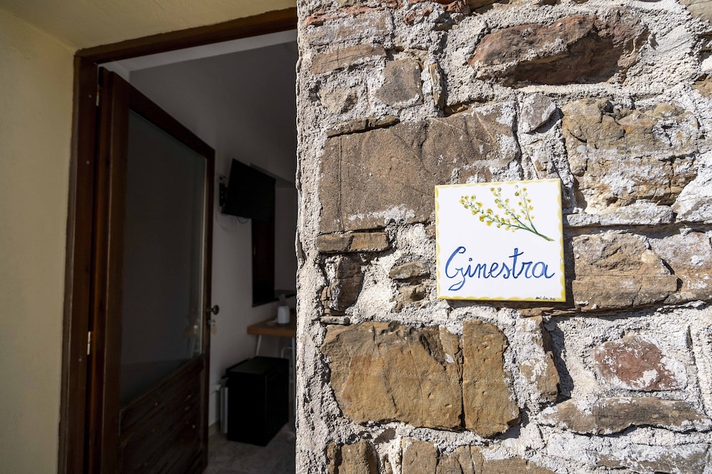 Le Querce Farmhouse 38/48