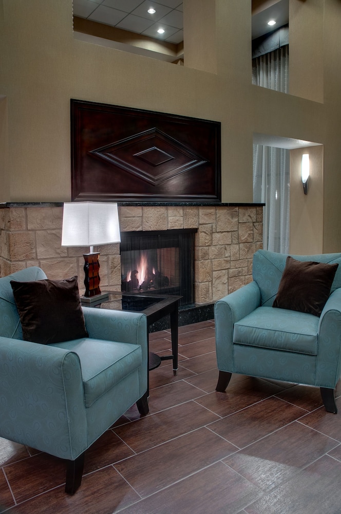 Hampton Inn Suites Agoura Hill 31/46