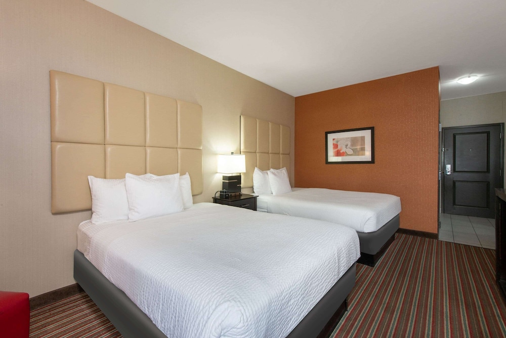 La Quinta Inn & Suites by Wyndham Harrisburg-Hershey 9/51
