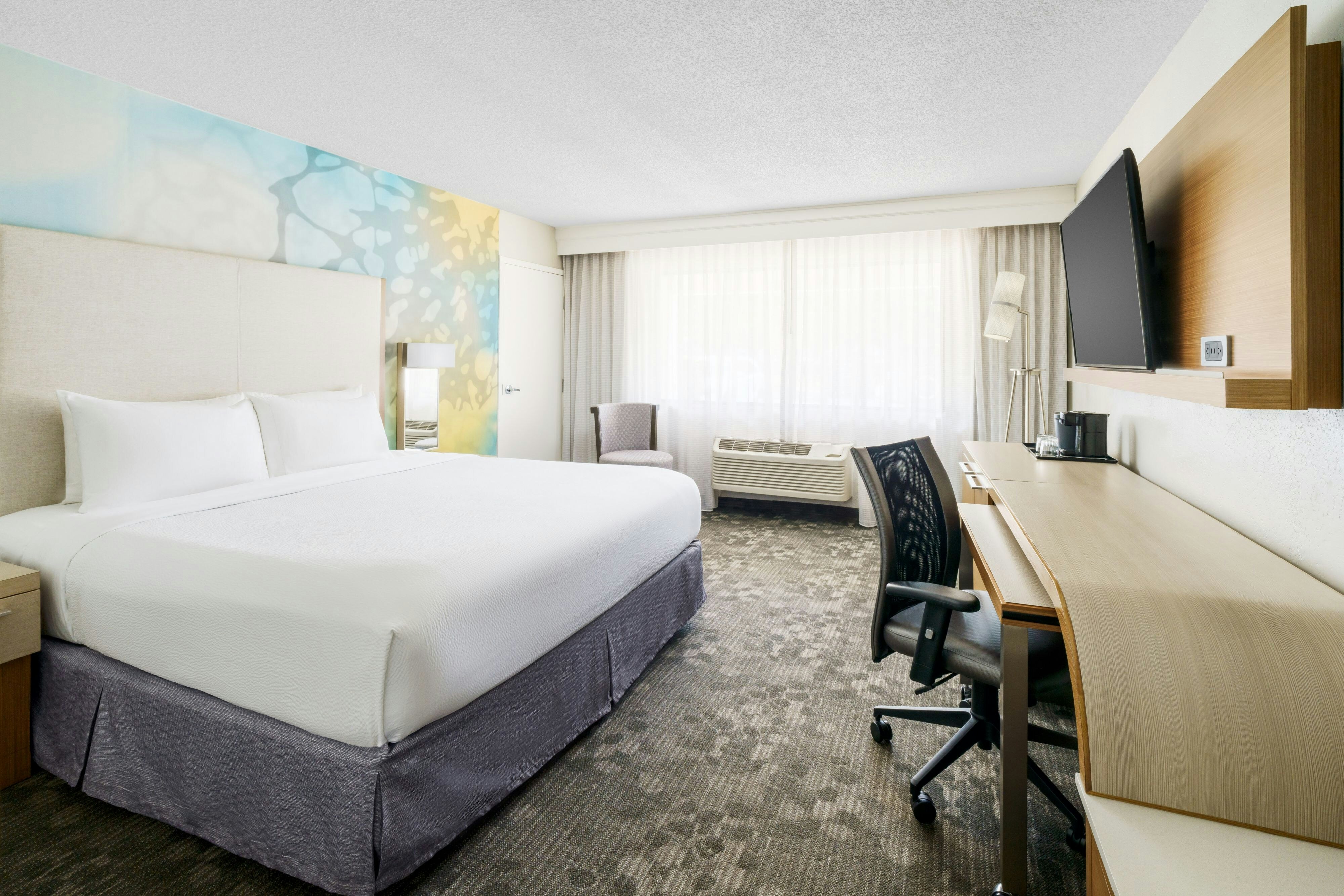 Courtyard by Marriott Lake Buena Vista at Vista Centre 8/22