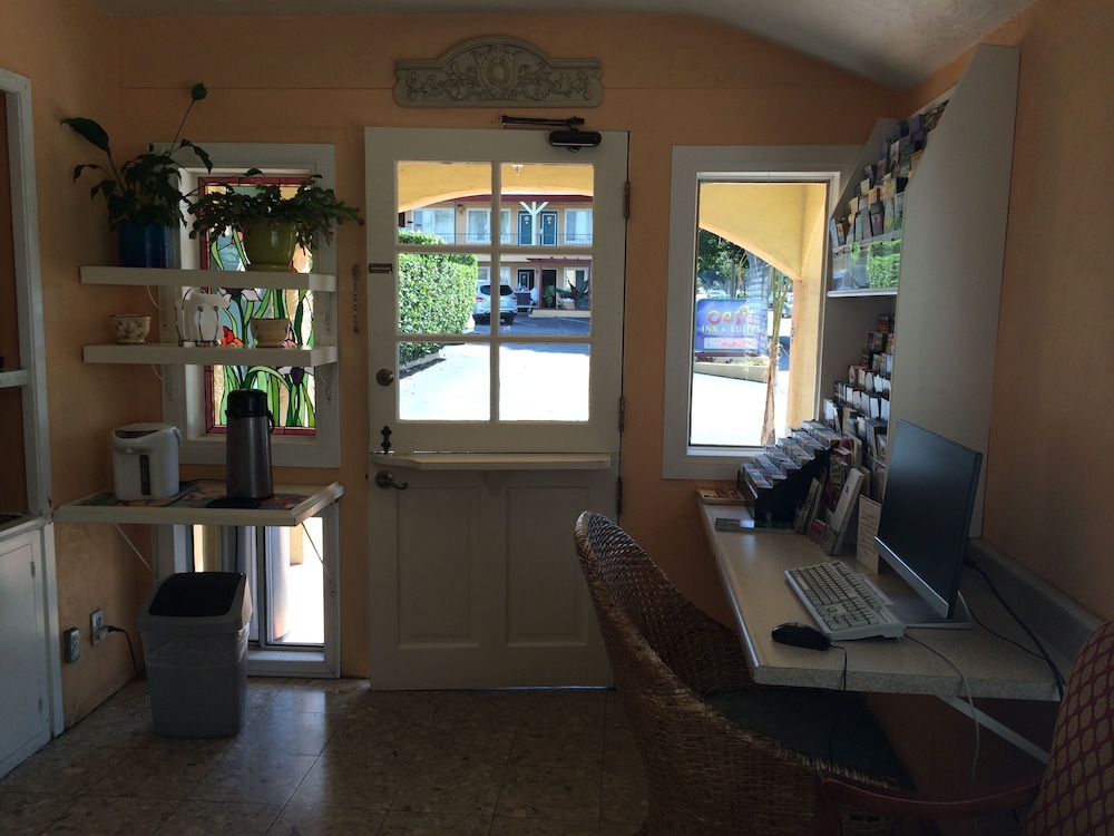 Oasis Inn & Suites 50/50