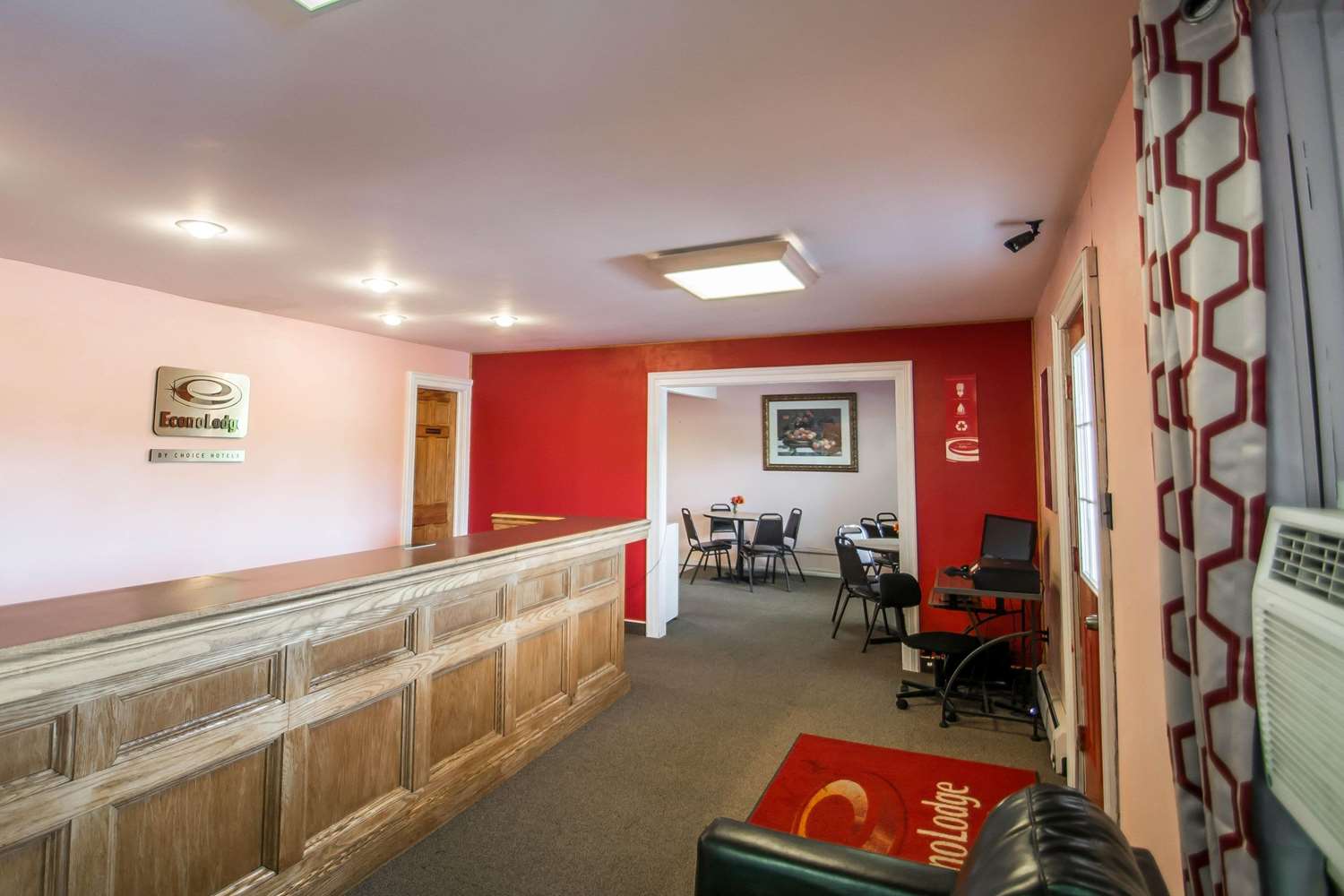 Econo Lodge Hornell 28/41