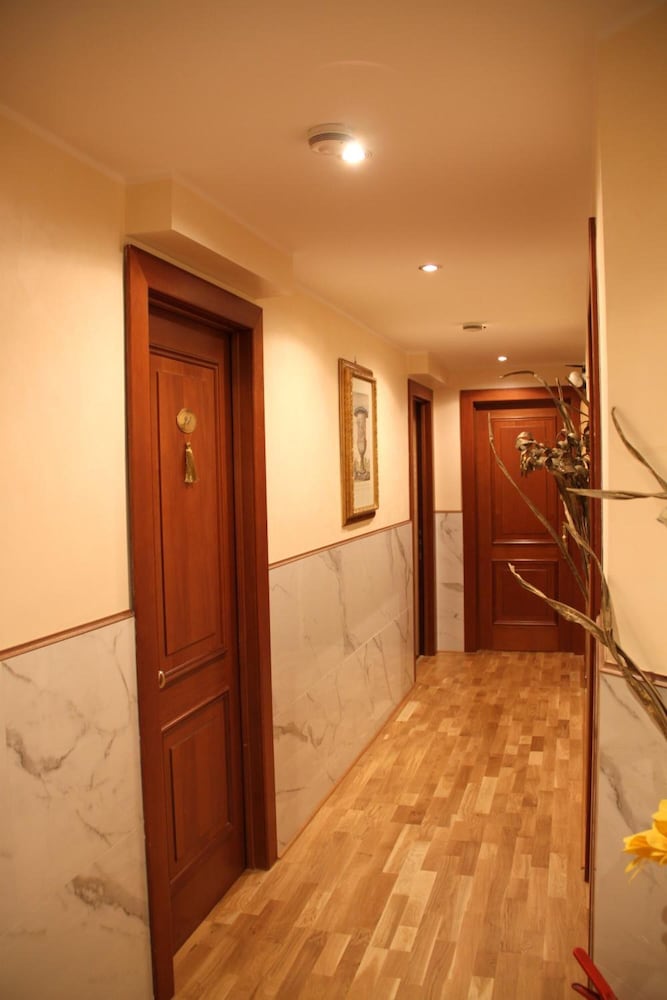 Luxury Rooms H 2000 Roma 5/53