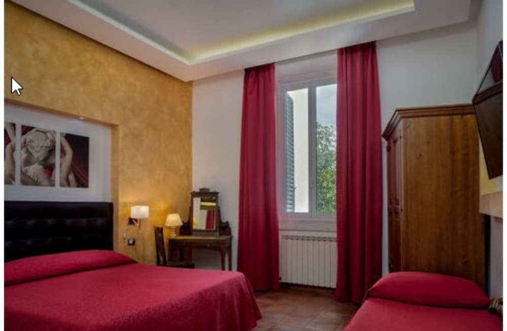 ROOM, QUADRUPLE