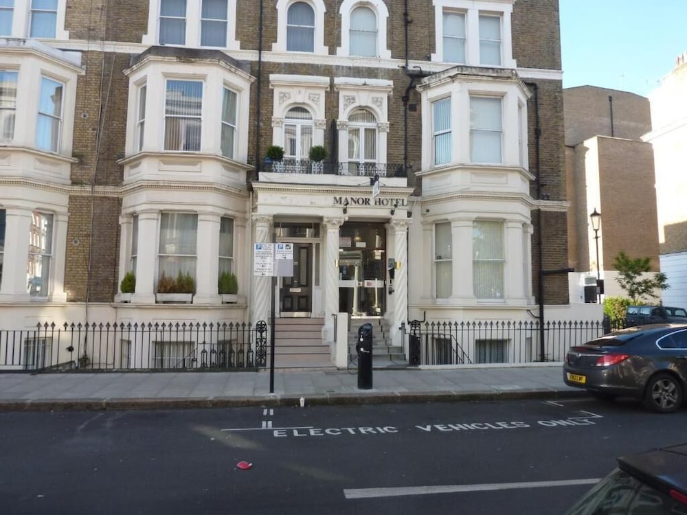 Manor Hotel 43/58