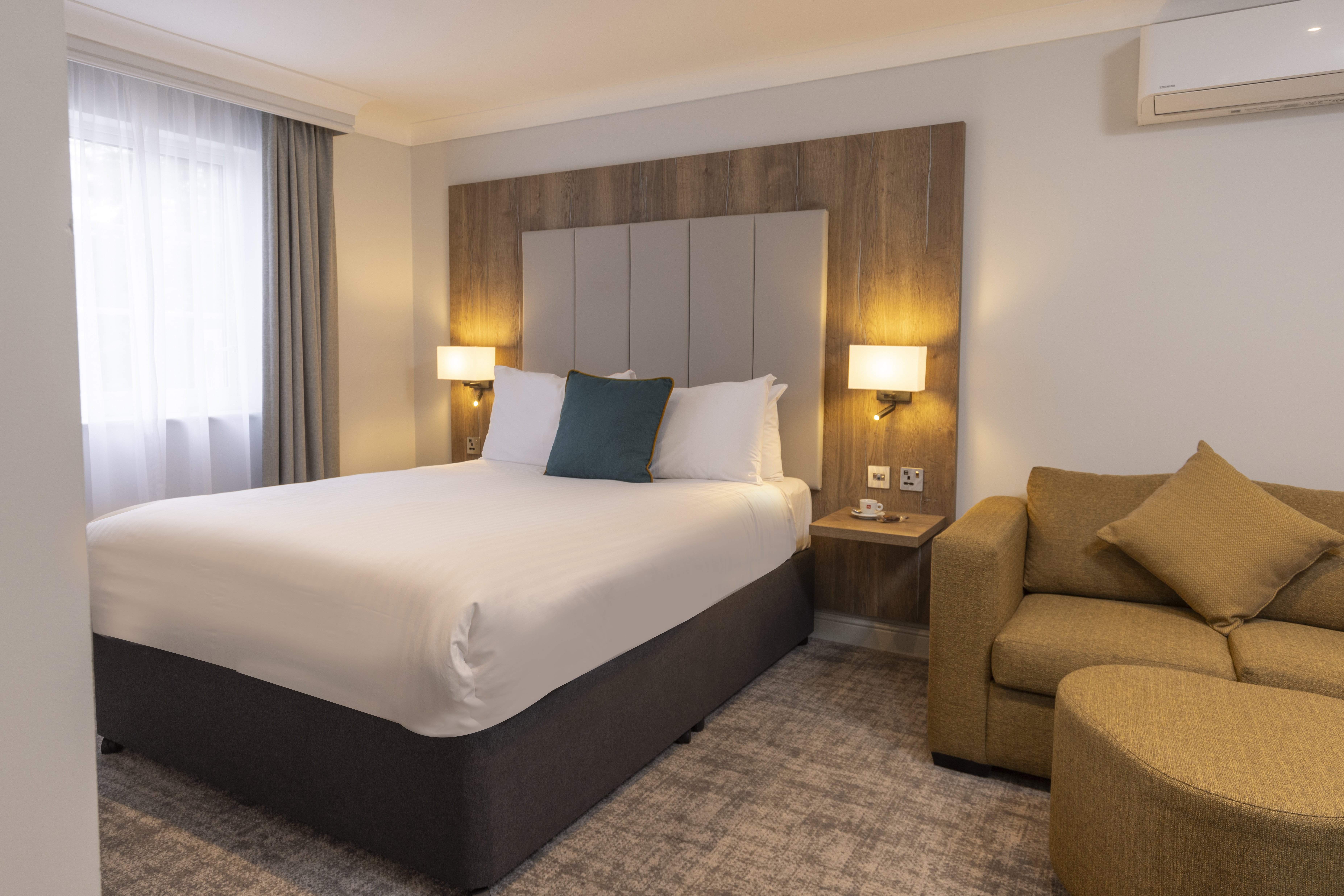PREMIUM, QUEEN BED