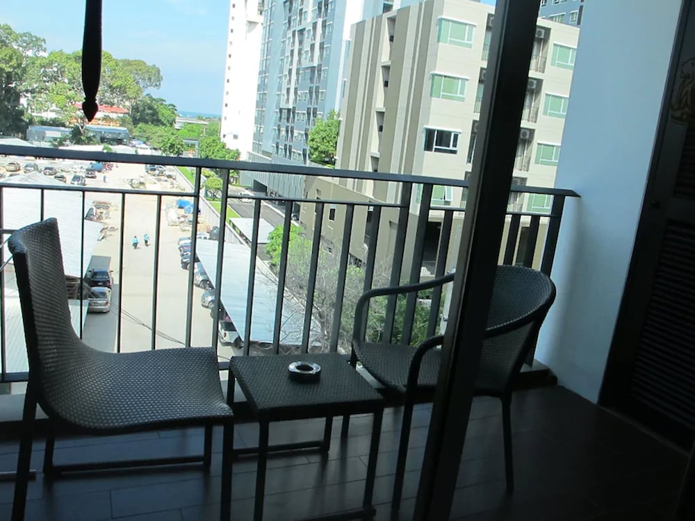 MARCH HOTEL PATTAYA 20/42