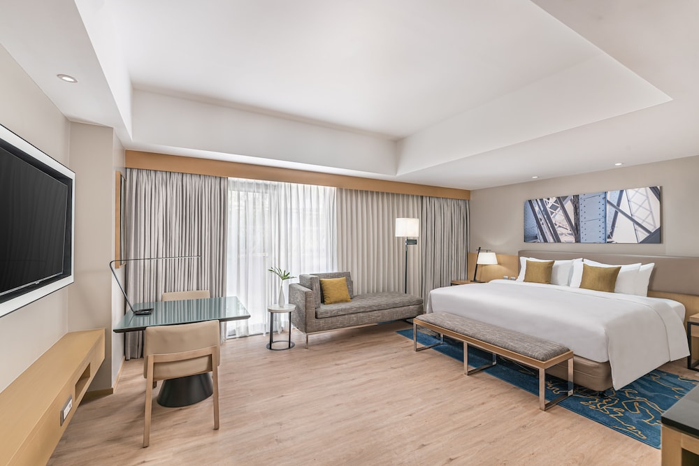 Seda Manila Bay 6/50