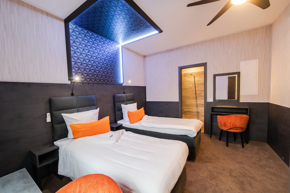 premium by GS Hotel 8/50