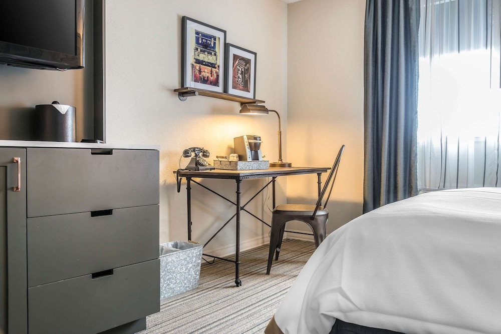 ENVISION HOTEL ST. PAUL SOUTH, AN ASCEND HOTEL COLLECTION 12/56