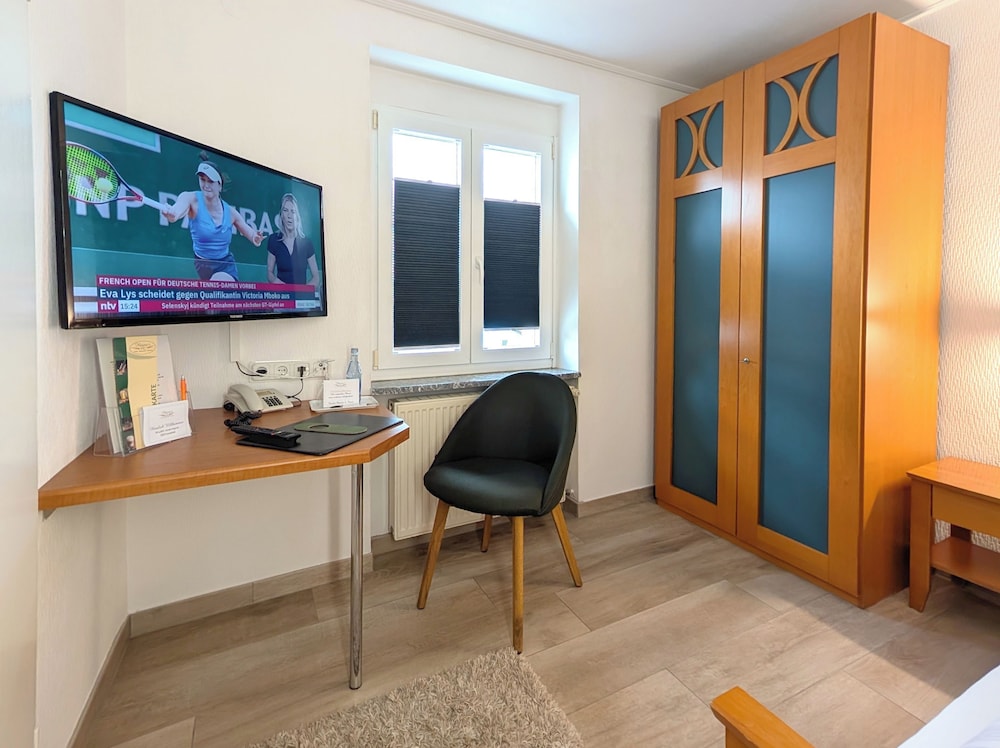 HOTEL MAURER 33/50