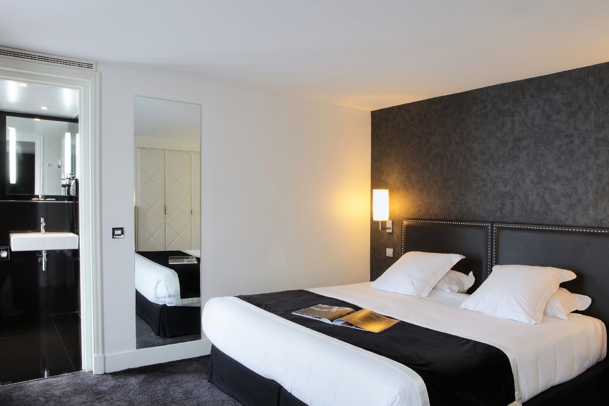 EXECUTIVE, DOUBLE BED