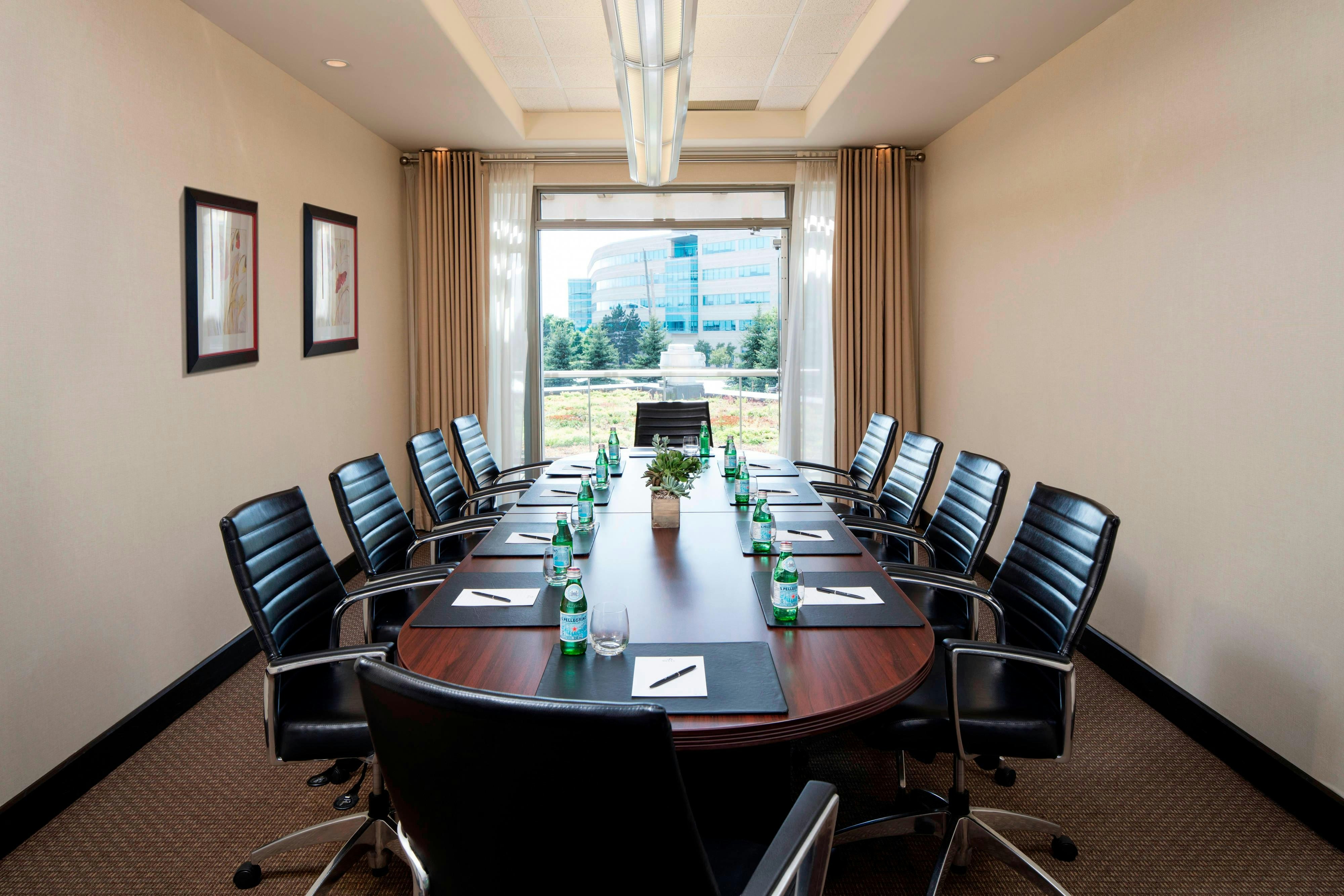 Delta Hotels by Marriott Guelph Conference Centre 37/39