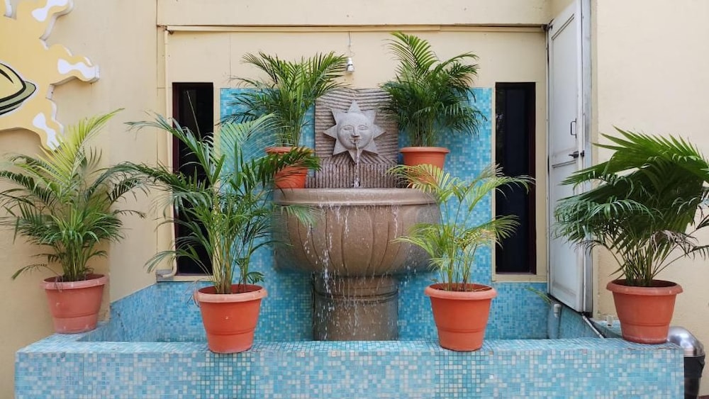 MEENAKSHI'S SUNSHINE HOTEL 16/29