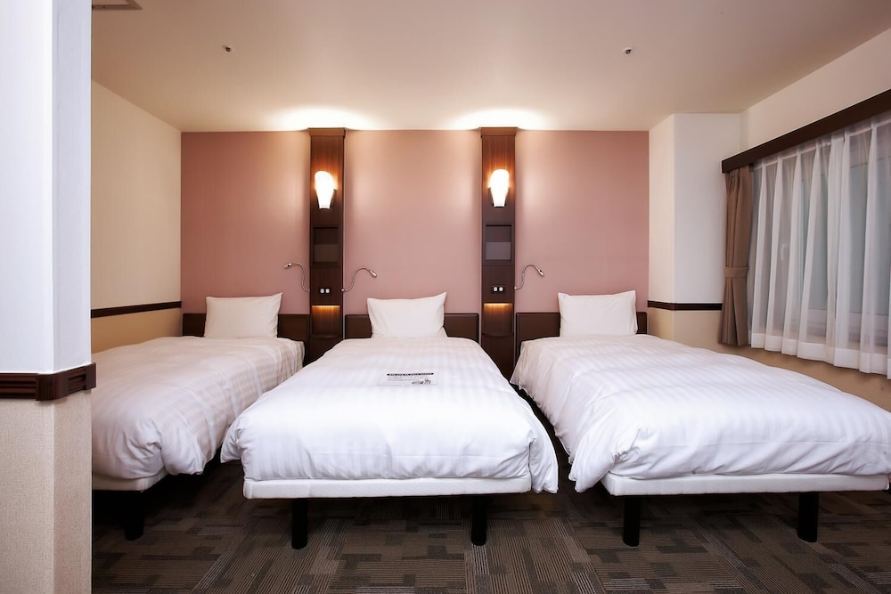 ROOM, TRIPLE