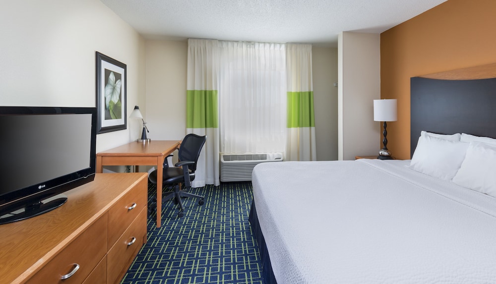 ROOM, KING BED, ACCESSIBLE
