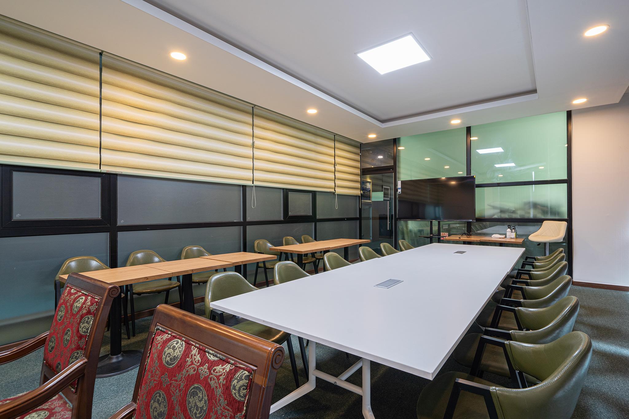 Crystal Residence Hotel 41/50