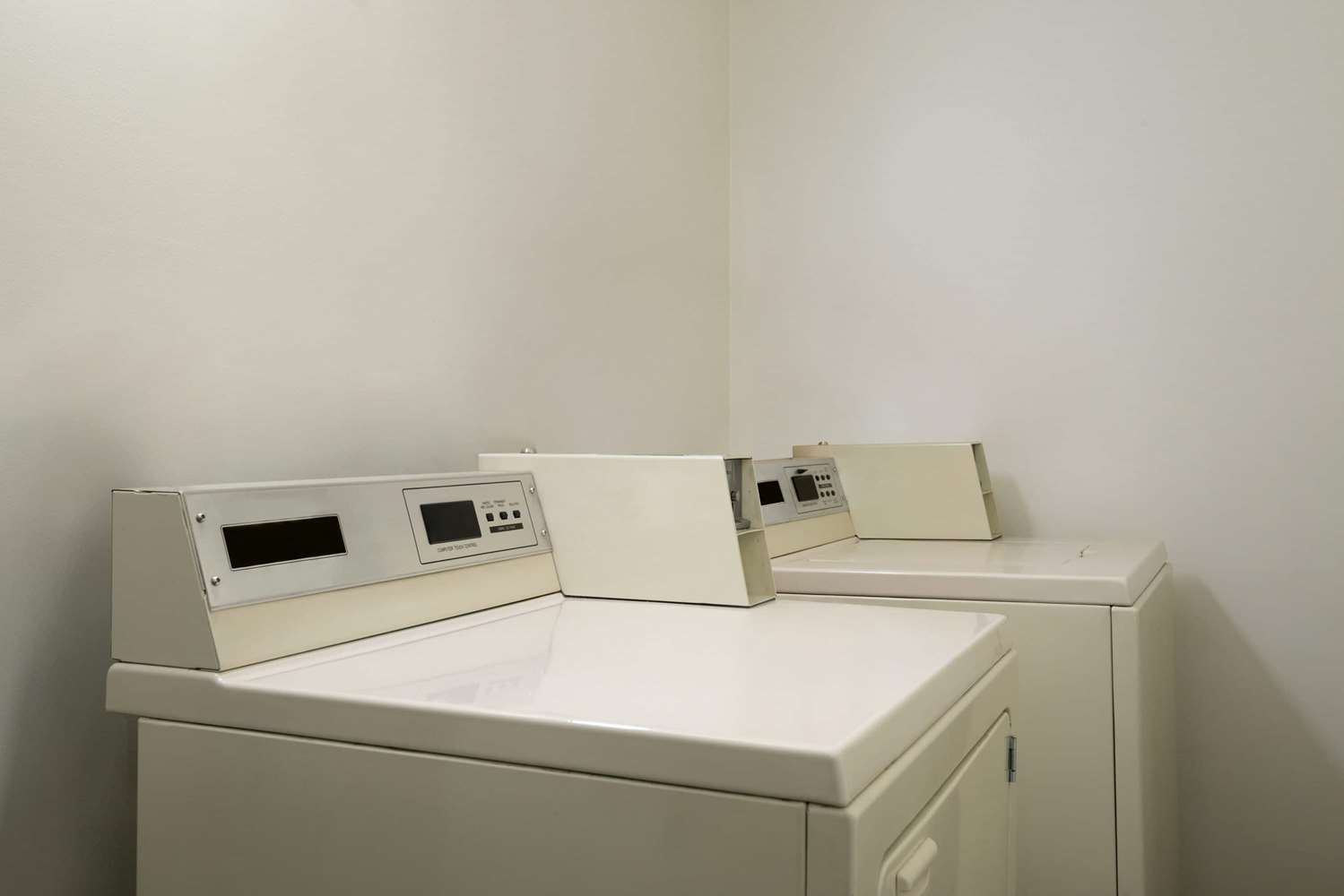 Days Inn By Wyndham Vancouver Downtown 11/32