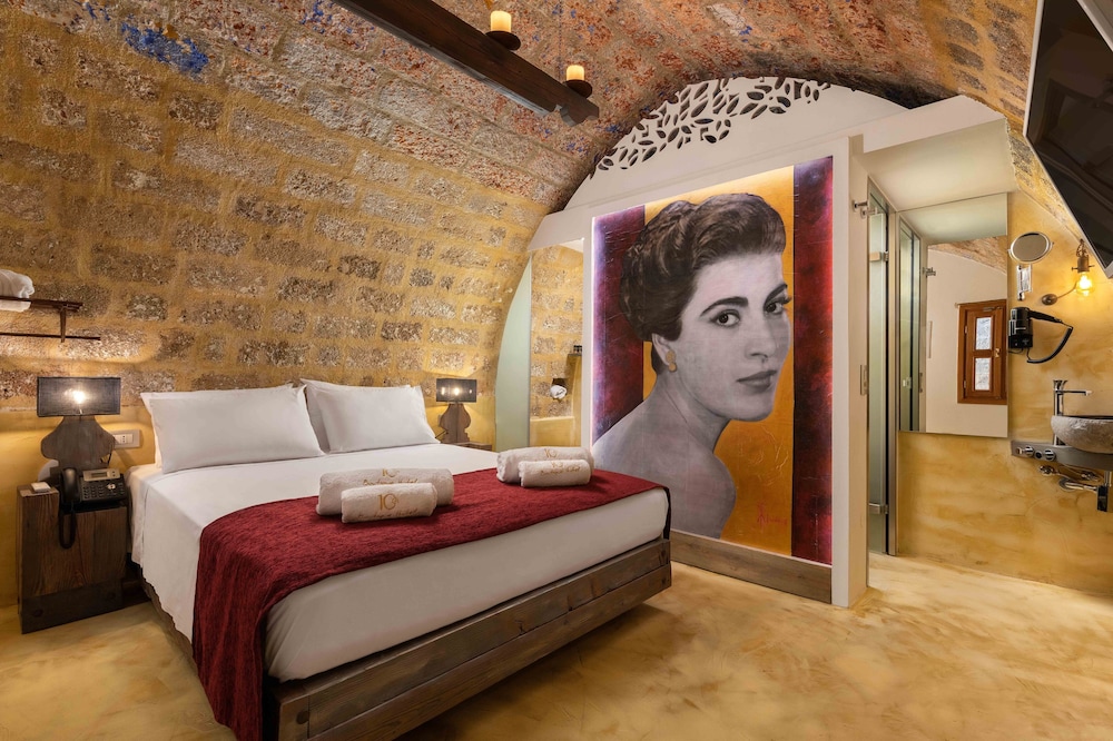 10GR Boutique Hotel & Wine Bar - Adults Only 11/64