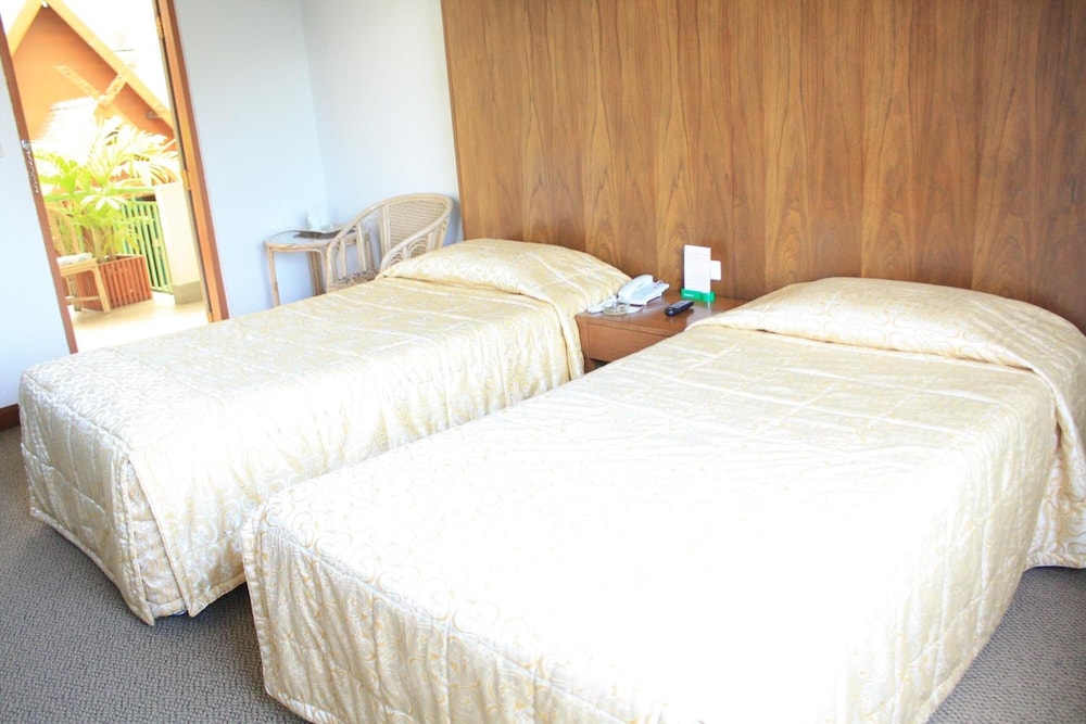 Dhevaraj Hotel 22/62