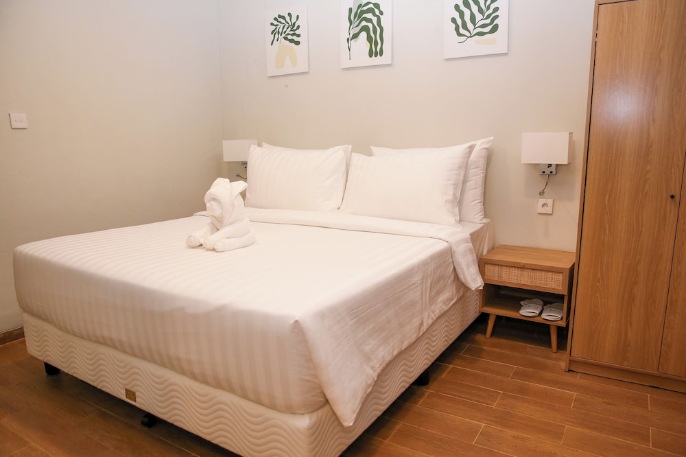 Avery Coconut Island Hotel and Beach Resort 9/47