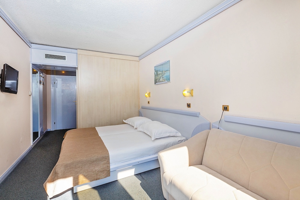 Classic, Double Bed, with Extra Bed, Balcony