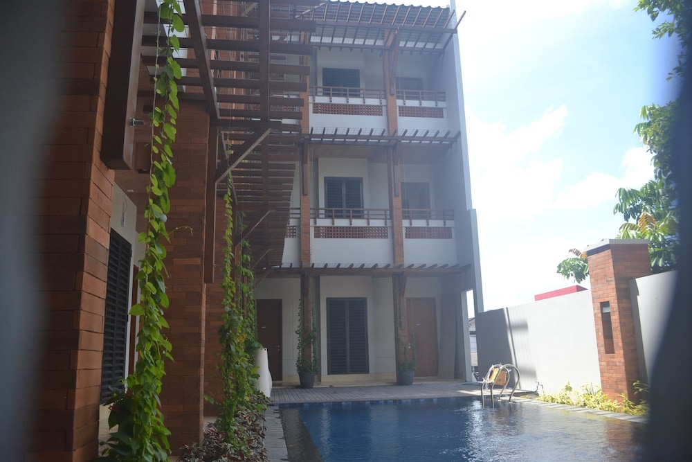 Hotel Parangraja 57/61