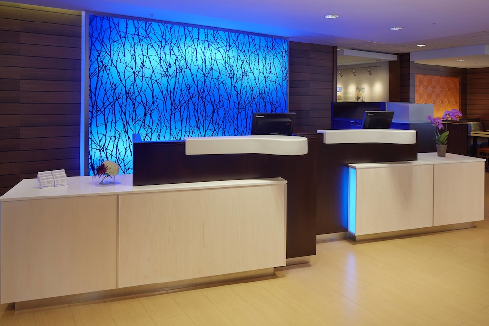 Fairfield Inn Suites Springfield Northampton Amherst 6/52
