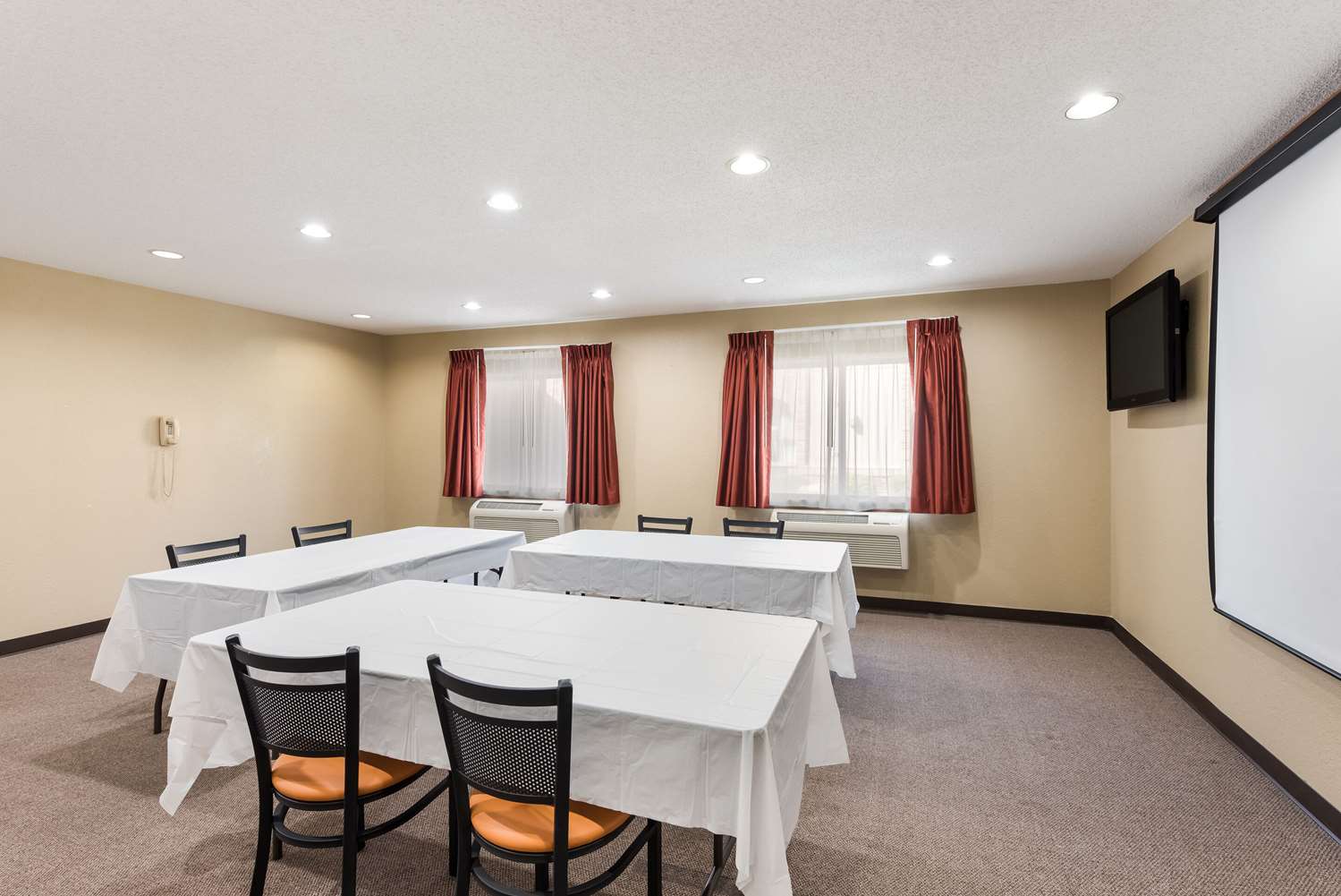 Quality Inn Upper Sandusky OH 24/29