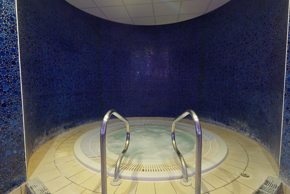 Village Prem Swansea Hotel Leisure Club 29/61