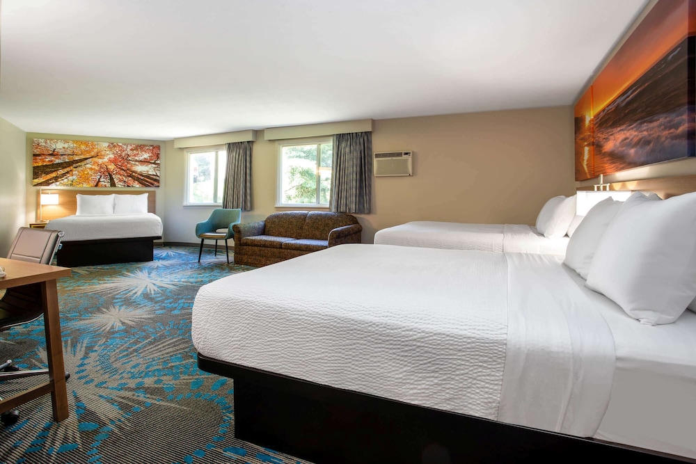 Days Inn by Wyndham Marquette 24/62