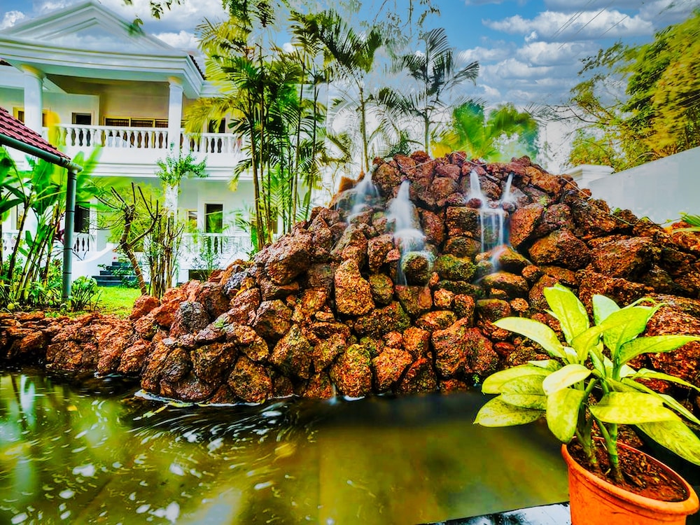 Hotel Casa Ahaana 36/48