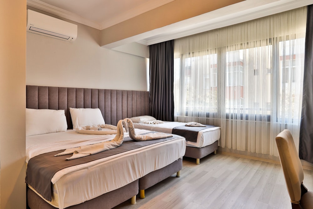 Side Gunes Hotel 15/26