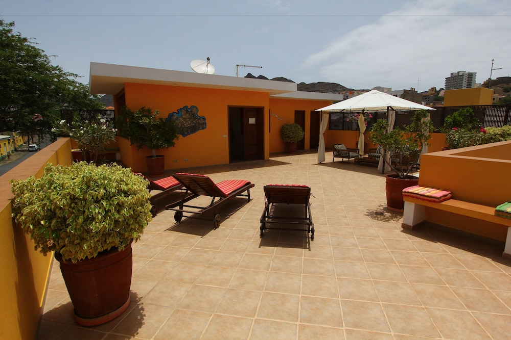 Kiras Boutique Hotel 68/71