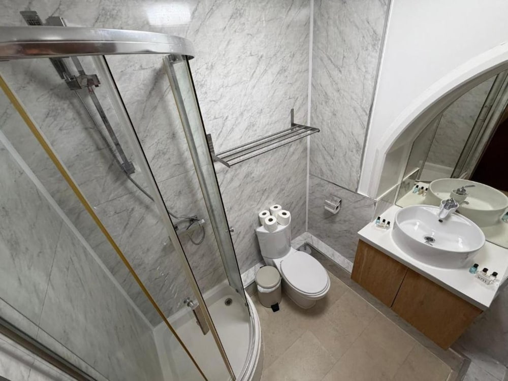 OYO Milverton Hotel 25/29