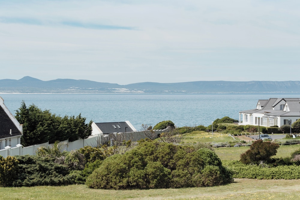 Whale Away Guest House 34/50