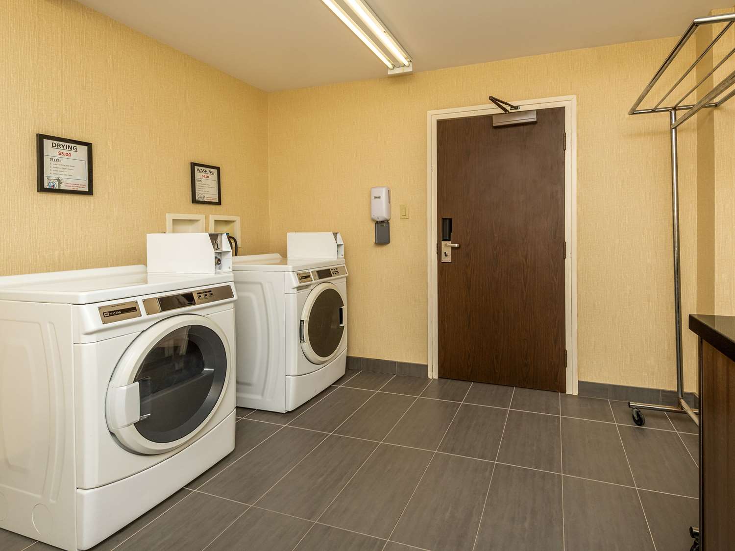 Comfort Inn West Kanata 6/14